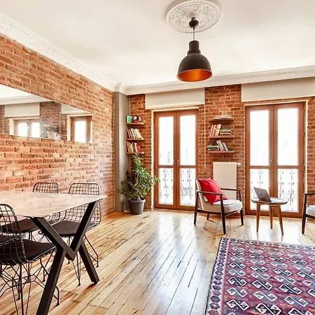 Location With 2 Bedrooms 아파트 *