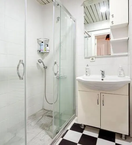 Location With 2 Bedrooms Апартаменты Стамбул