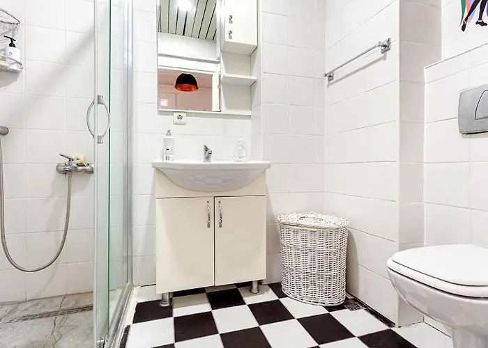 Апартаменты Location With 2 Bedrooms Стамбул