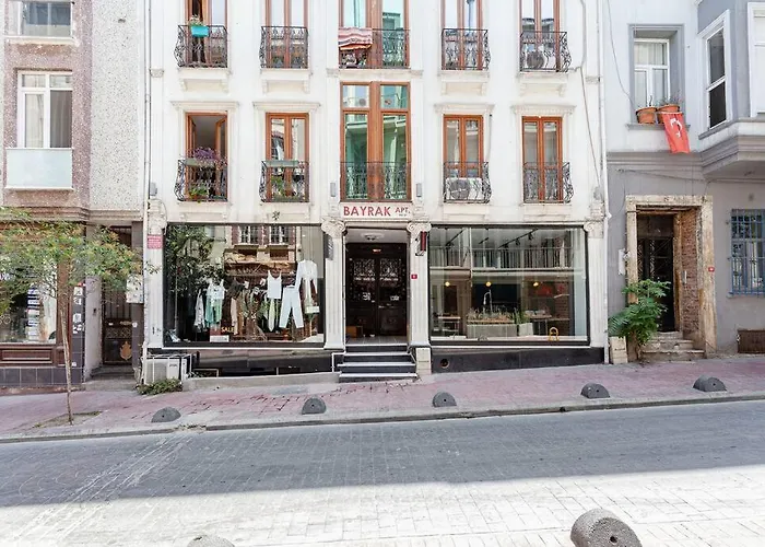 Location With 2 Bedrooms Апартаменты *