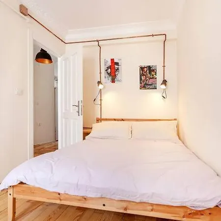 Location With 2 Bedrooms