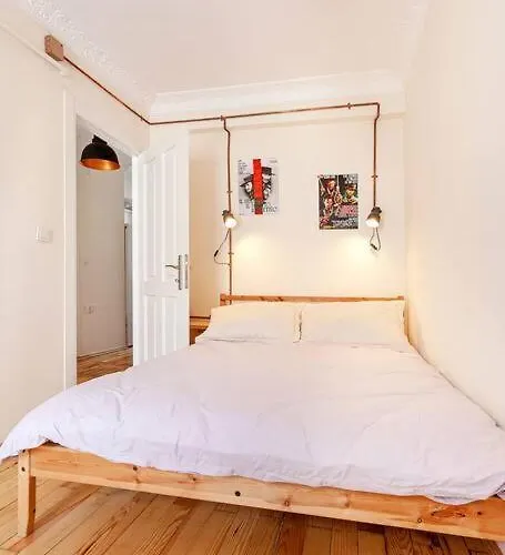 Location With 2 Bedrooms